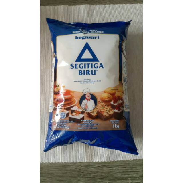 

Terigu segitiga biru 1000g