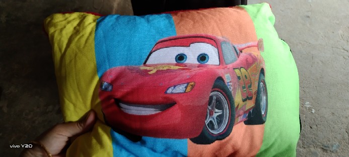Bantal Pelangi Karakter Mc Queen/cars Bahan Polimikro