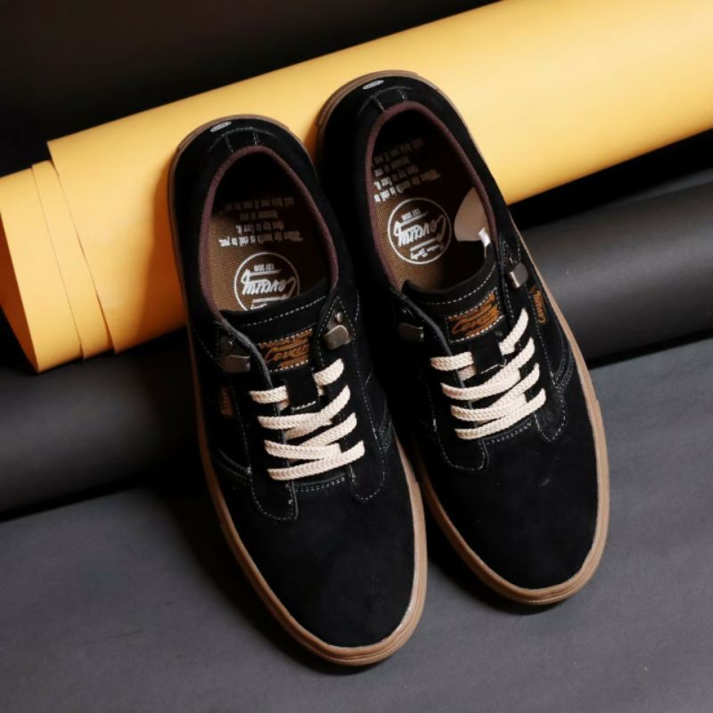 (TERLARIS) Sepatu sneaker pria kulit