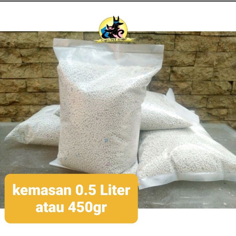 500 gr Pasir Kucing bentonite / Cat Litter gumpal wangi premium 500 gr repack