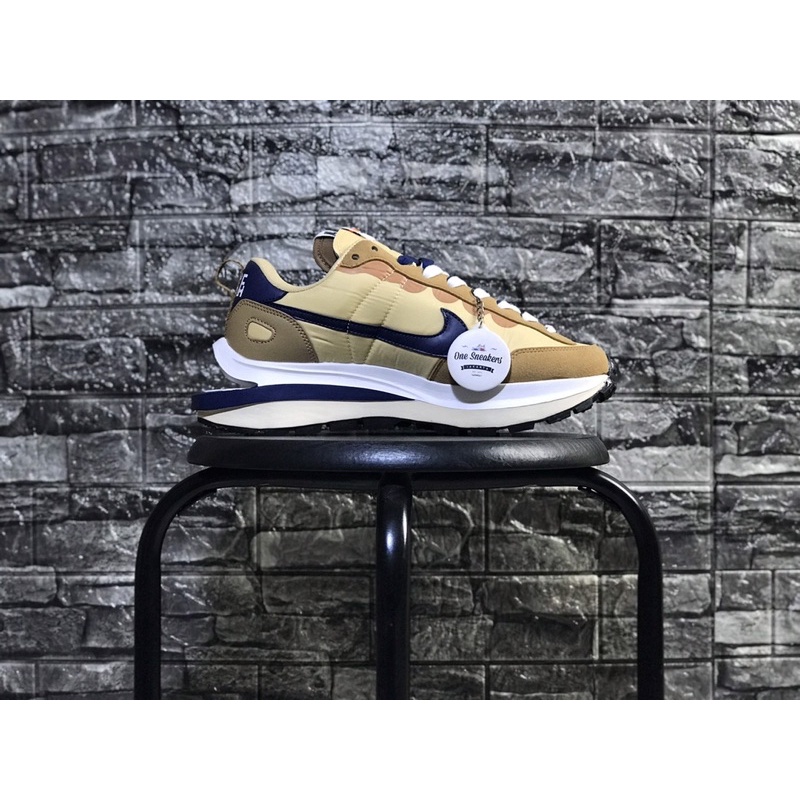 SEPATU SNEAKERS VAPORWAFFLE x SACAI BLACK SUMMIT WHITE PURE PLATINUM-7