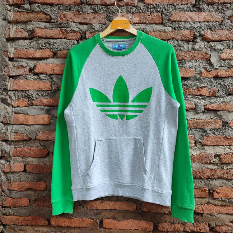 CN adidas trefoil