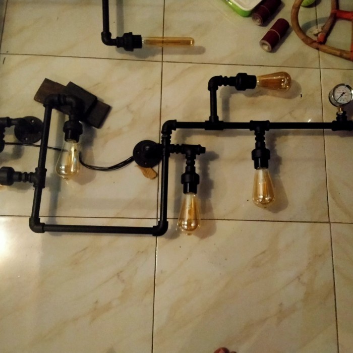 Lampu Dinding Pipa Industrial / Industrial Wall Pipe Lamp - Pinaplepan
