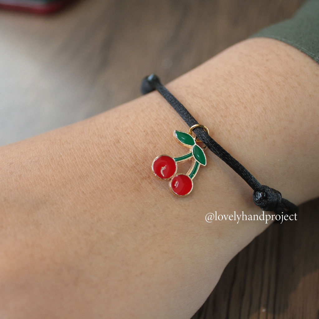 Gelang Couple Cherry &amp; Watermelon Charm Lucu Unik Gratis Kartu Ucapan Bersama Bestie Tali Korea 1,5 mm Waterproof Satin 2mm Lembut Chram Lucu Buah Semangka Kiyowo kawai Manik Cute Lovelyhandproject