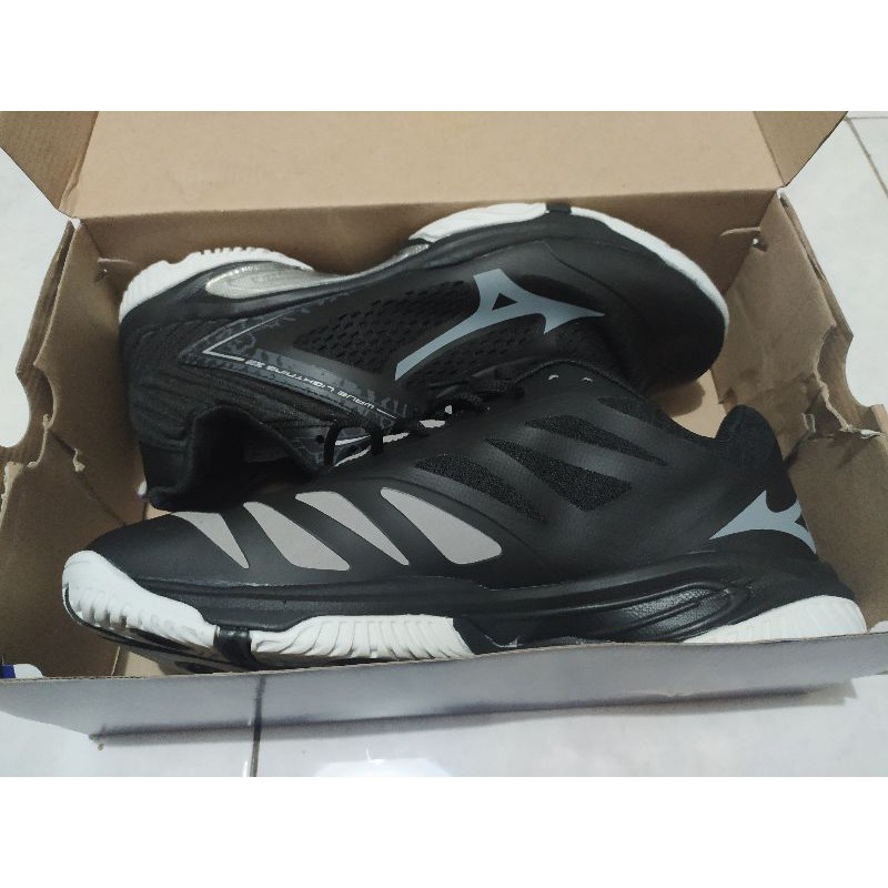 Sepatu Voli Sepatu Mizuno WLZ 5 Low Warna Hitam