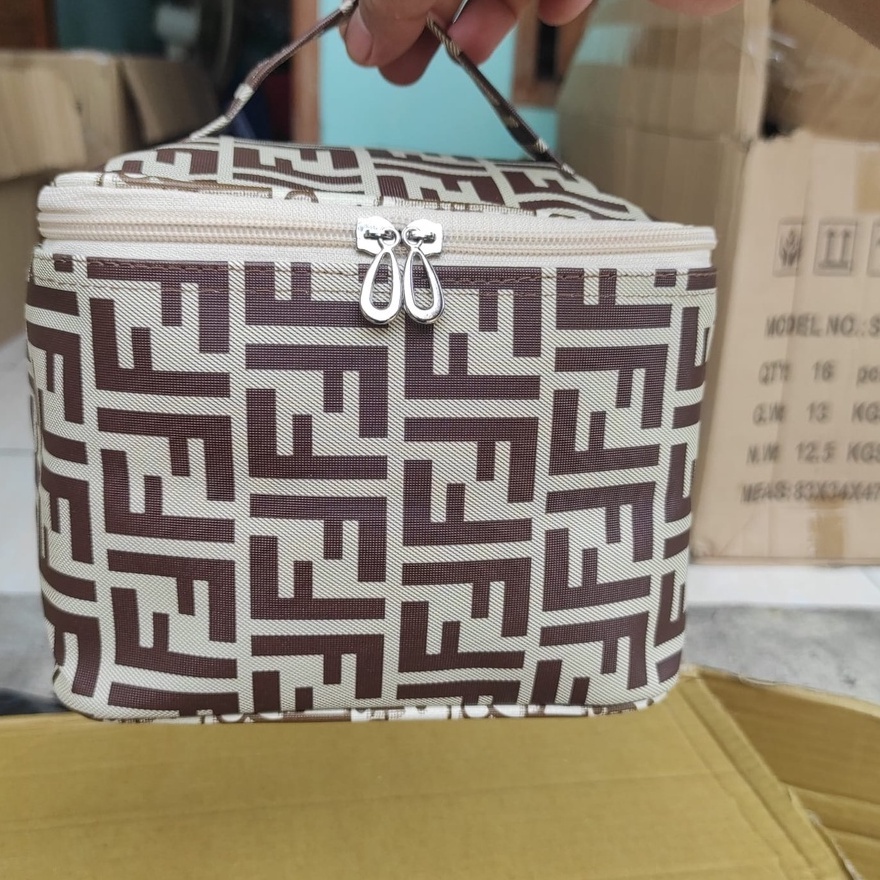 Tas Kosmetik Kotak Kubus / Tempat Make Up Travel Serbaguna