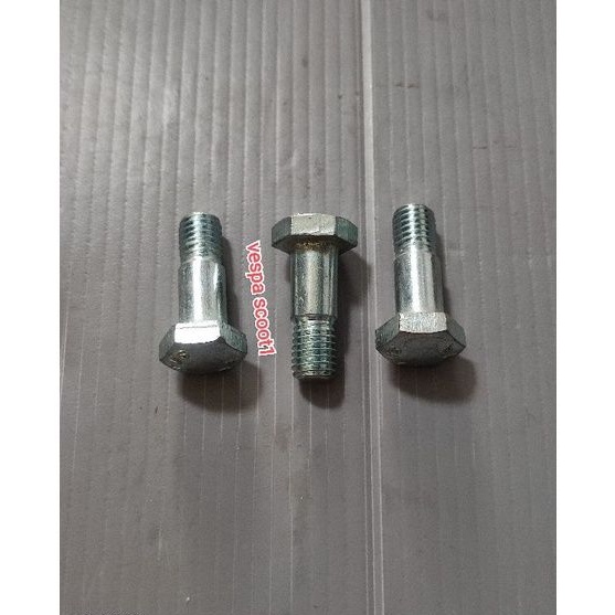Baut shock depan atas vespa