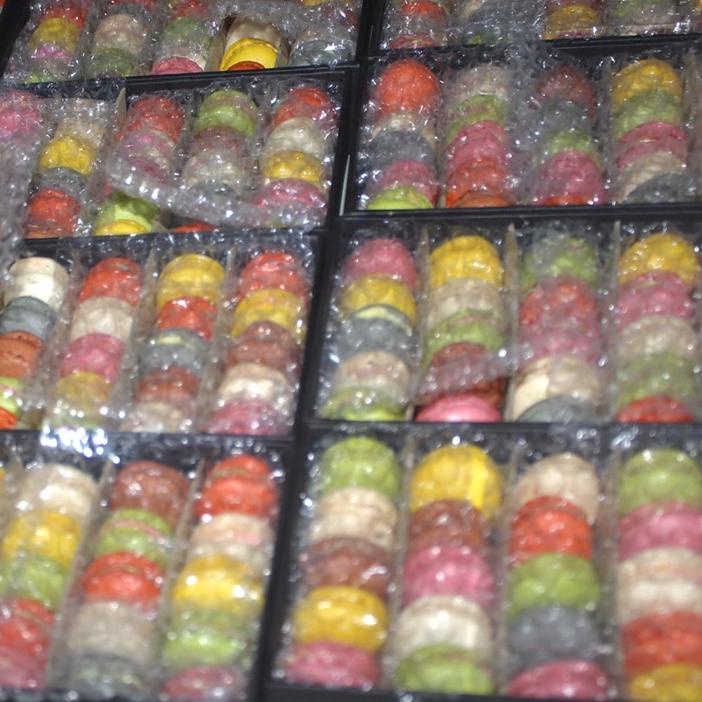 

SHOPEE 10.10 PACK1 ISI 25 MACARON BY PERTAMACARON [KODE 646]