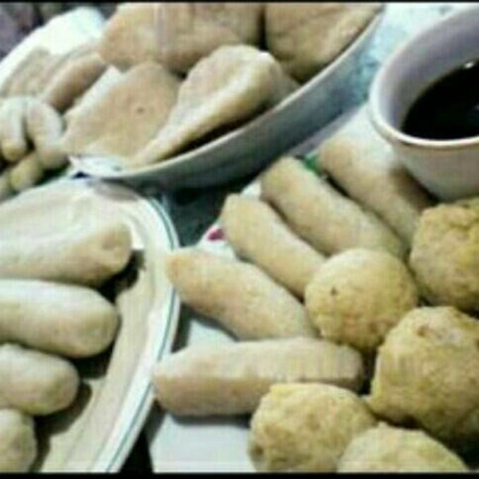 

PROMO ENAK Pempek isi 20pcs asli ikan tenggiri Terlaris