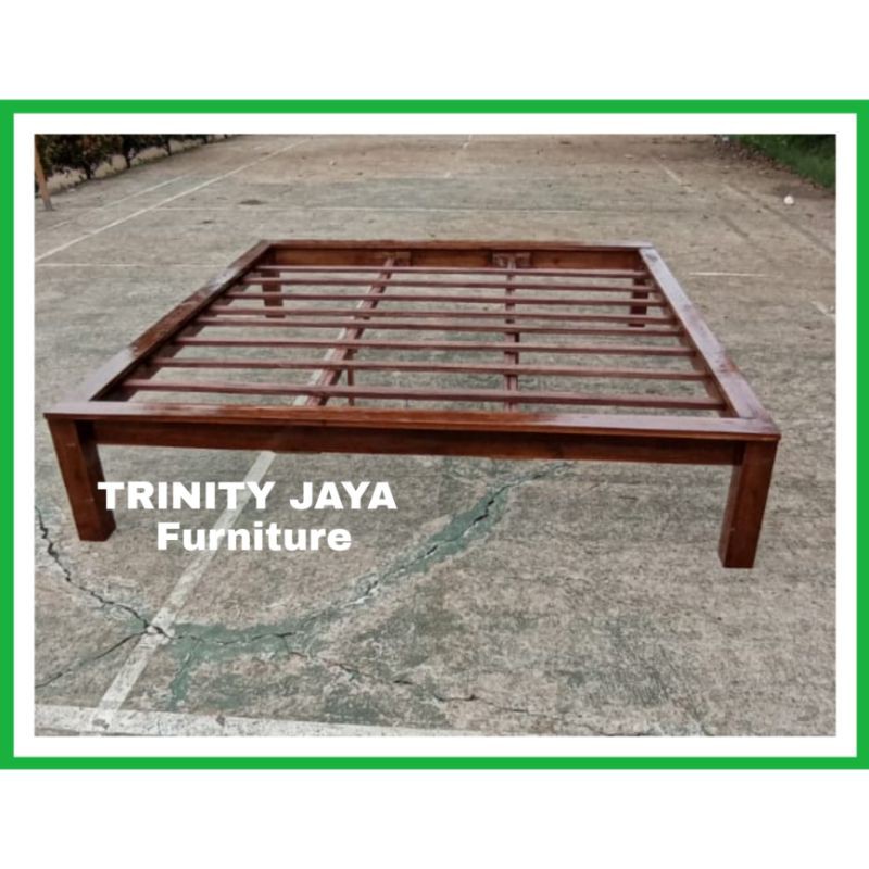 Dipan Kayu Minimalis Jati Tanpa Sandaran Ranjang Jati Minimalis/trinityjayafurniture