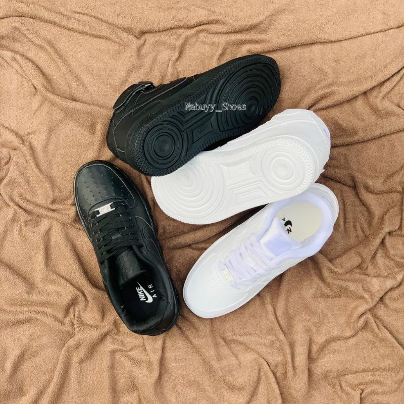 SEPATU SNEAKERS WANITA DAN PRIA SEPATU PUTIH FULL WHITE A1R FORC3 MID LOW TRIPEL WHITE FULL BLACK HITAM POLOS SEPATU WANITA DAN PRIA LV8 SEPATU TINGGI DAN PENDEK HIGT SEPATU ANAK PEREMPUAN SEPATU ANAK LAKI LAKI SEPATU CASUAL