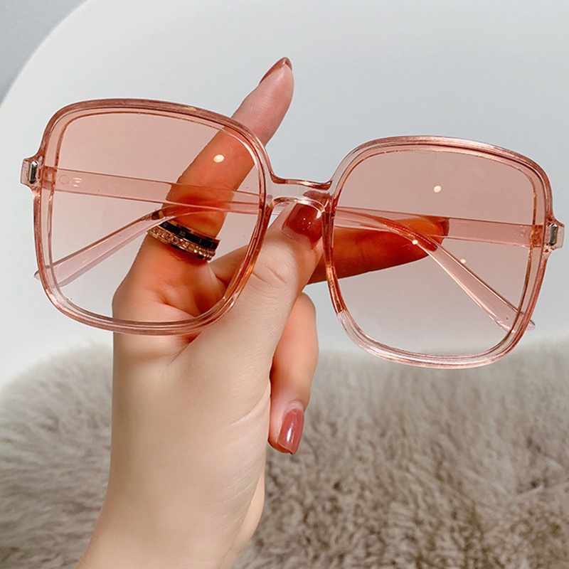 Kacamata Hitam Pelindung UV Bentuk Kotak Warna Gradasi Untuk Wanita
