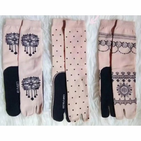 KAOS KAKI JEMPOL MOTIF BATIK HENNA / KAOS KAKI JEMPOL MUSLIMAH / KAOS KAKI JEMPOL MOTIF WARNA CREAM