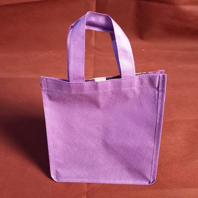 

Sofitas - Tas Sponbond / Tas Hajatan