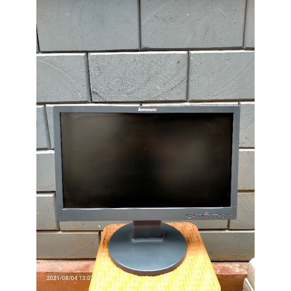 MONITOR LCD LENOVO 19 INCI WIDE SCHREEN LENGKAP KABEL POWER VGA MULUS