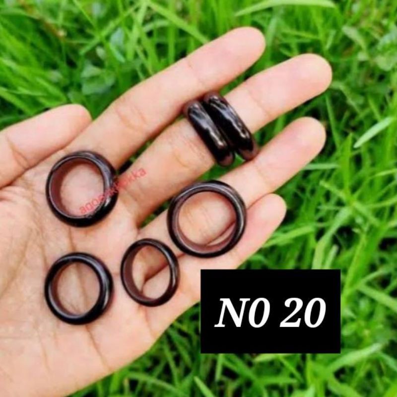 Cincin bulat polos hitam ukuran 20 kokka kaokah