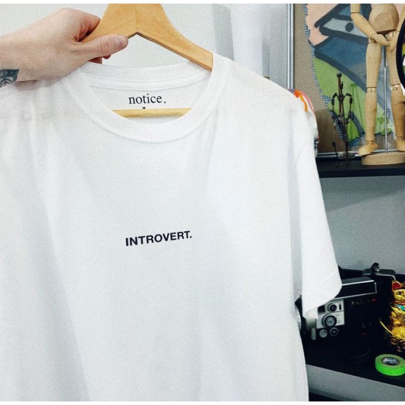 T-SHIRT BAJU INTROVERT AESTHETIC TITTLE