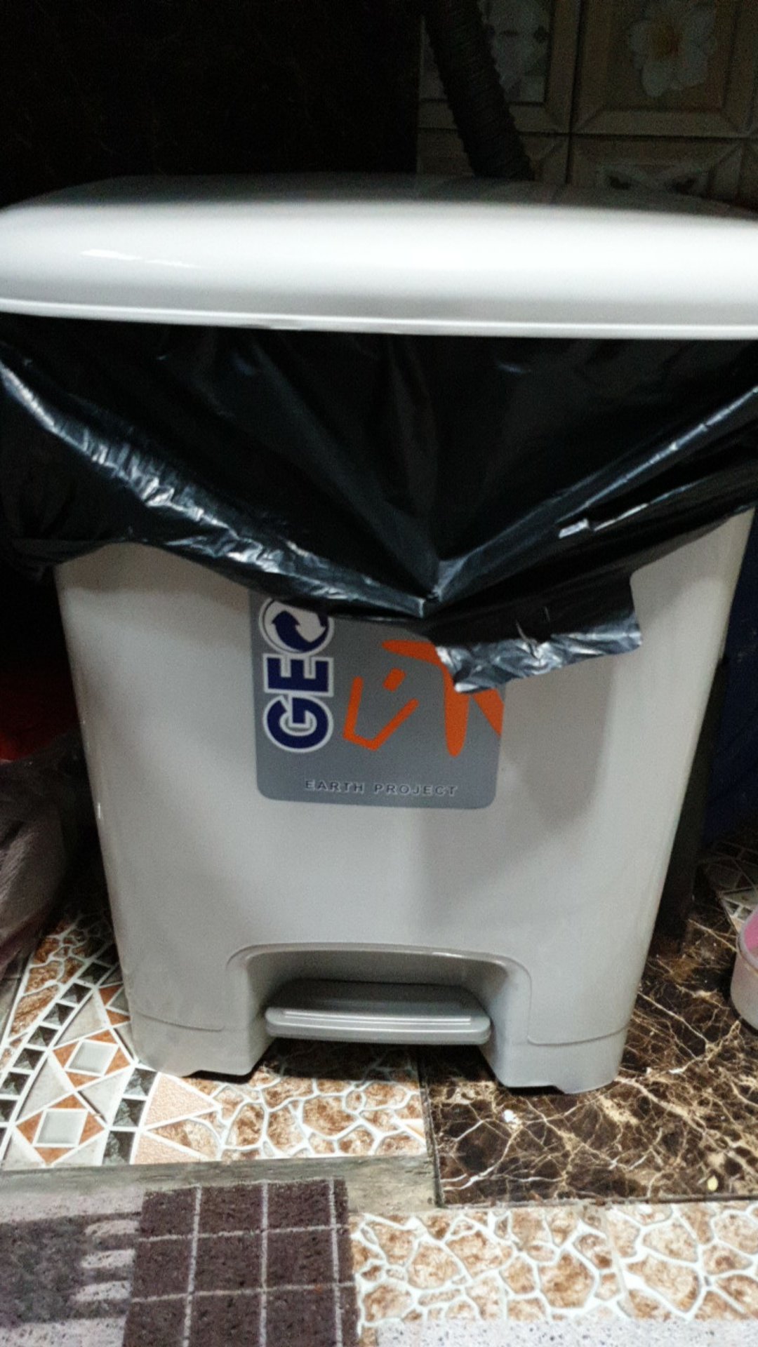 Tempat Sampah Injak 25 Liter  Claris 1158