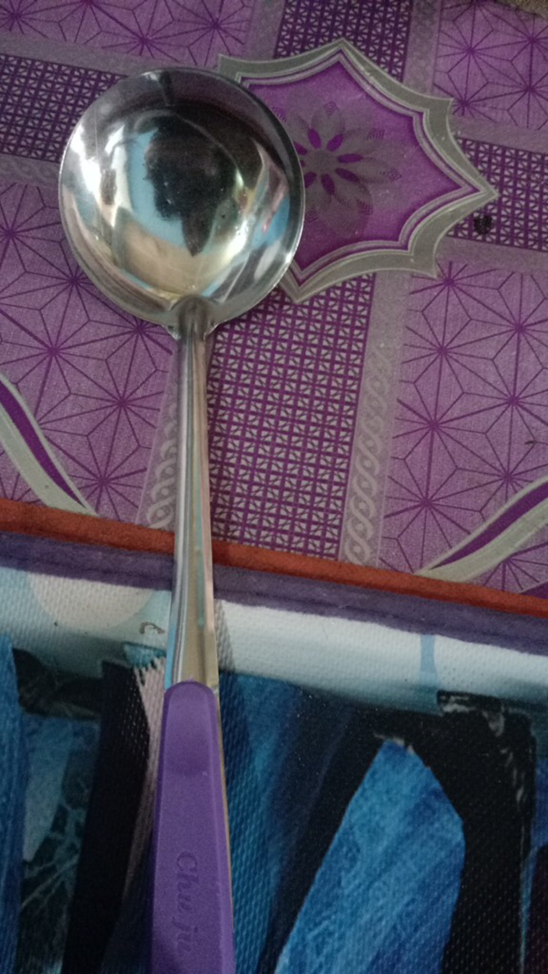 E021 - Sendok Kuah Sup Ladle Warna Warni Penyaring Minyak Alat Dapur