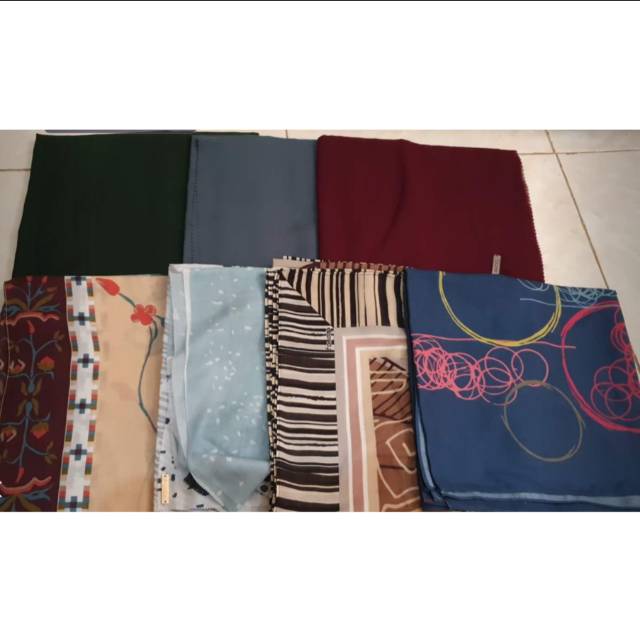 Deenay polos marun dan abu