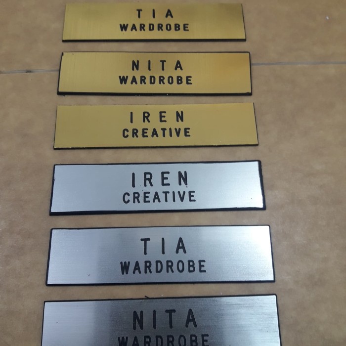 

Jualan Nama Dada Atau Name Tag Atau Papan Nama Emas Silver Berkualitas