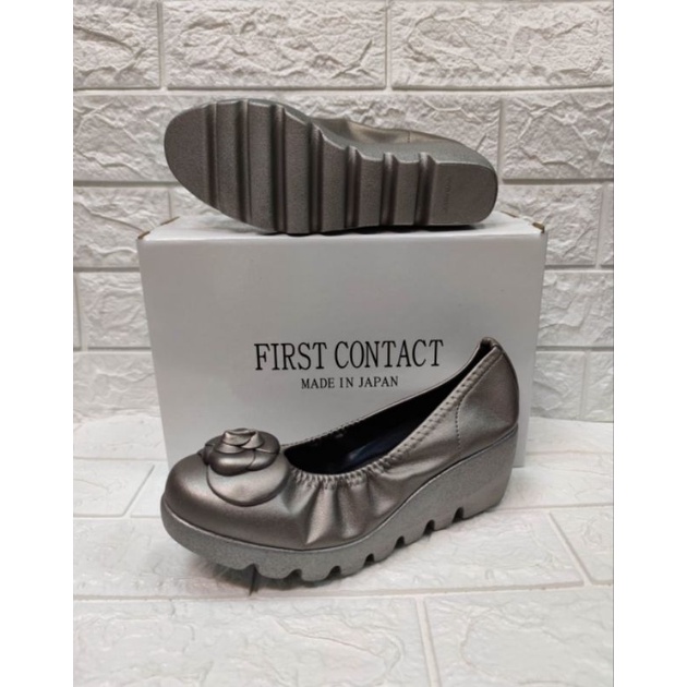 First contact rose bunga / sepatu wanita first contact