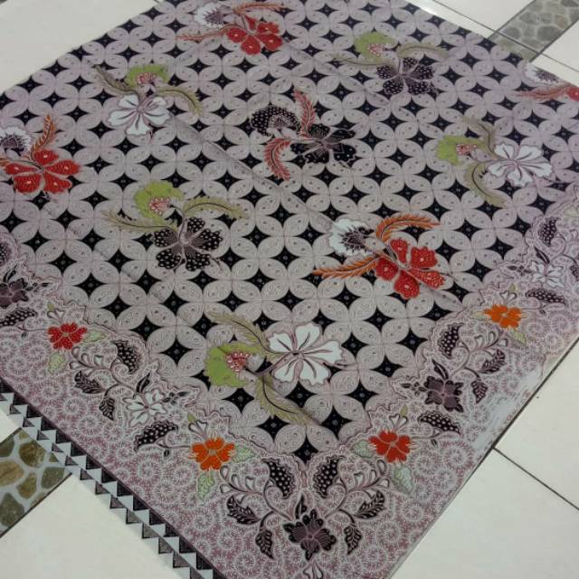 Kain batik solo motif bunga