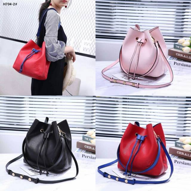 S.Lv Louis Vuitton Neonoe Bag Epi Leather.....
Kode H704-2#