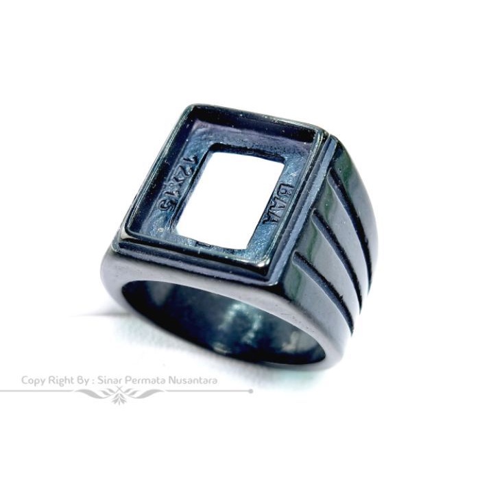RING / EMBAN / CANGKANG BAHAN TITANIUM SUPER / BENTUK KOTAK / HITAM