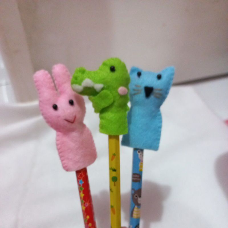 

hiasan pensil flanel