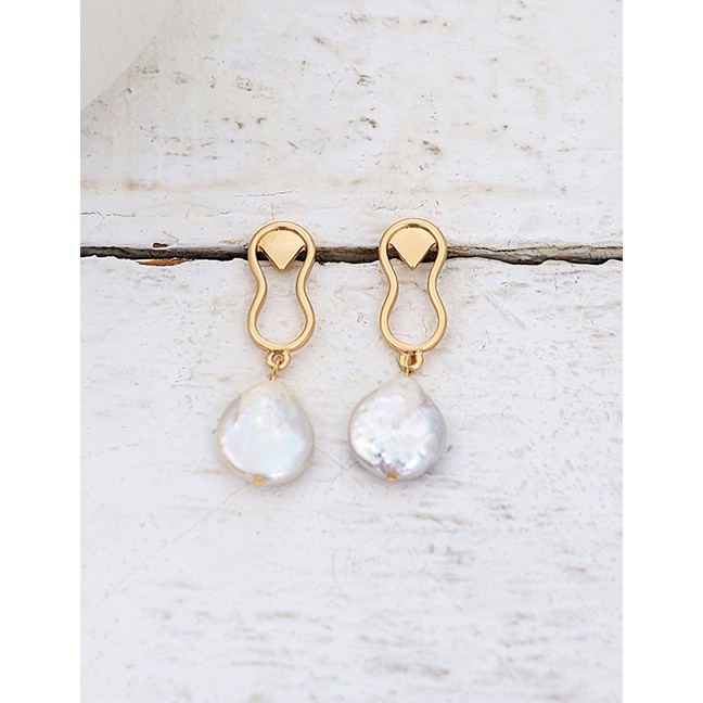 LRC Anting Tusuk Fashion Gold Irregular Pearl Earrings F466228