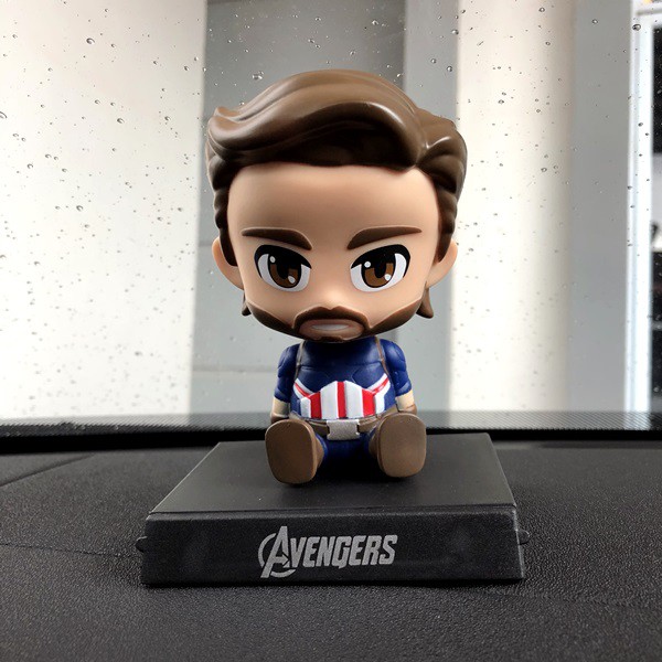 NEW AVENGERS Boneka Figure Miniatur Pajangan Mobil Stand CAPTAIN AMERICA Goyang Kepala Shacking Head