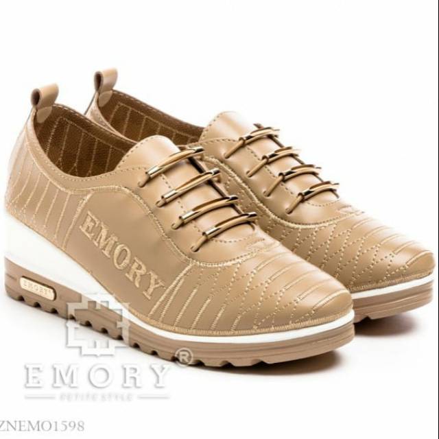 Sepatu emory