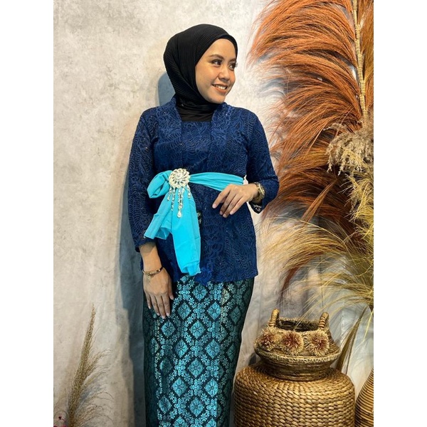 kain set kebaya