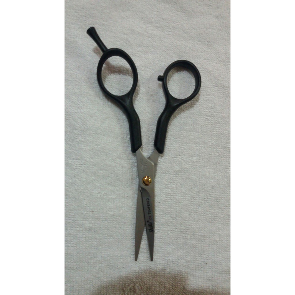 

Gunting Temp potong Shilla ukuran 5,5" gagang hitam plastik