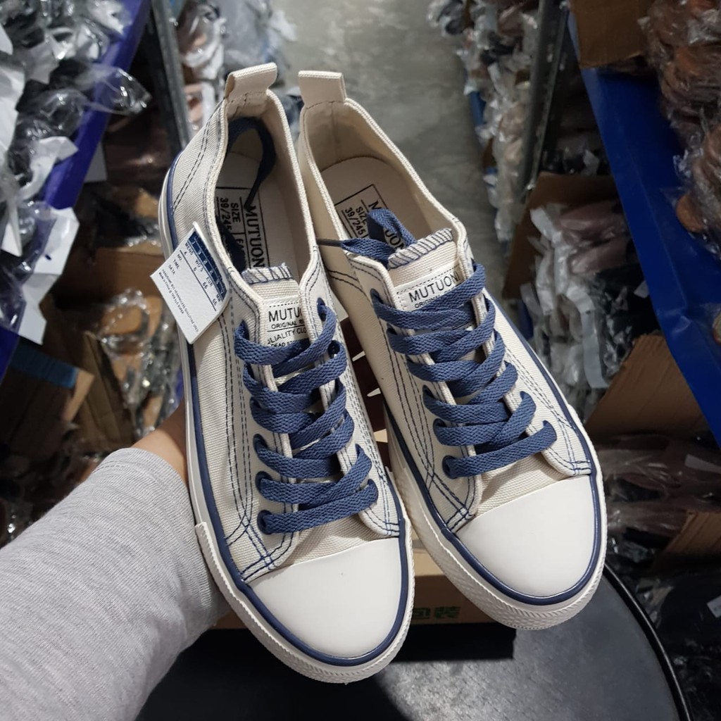 Sepatu Canvas Sneakers Wanita 023570  Simple Canvas Shoes