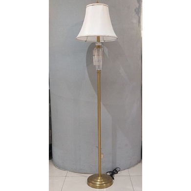 Lampu Meja dan Lampu Lantai Eglare