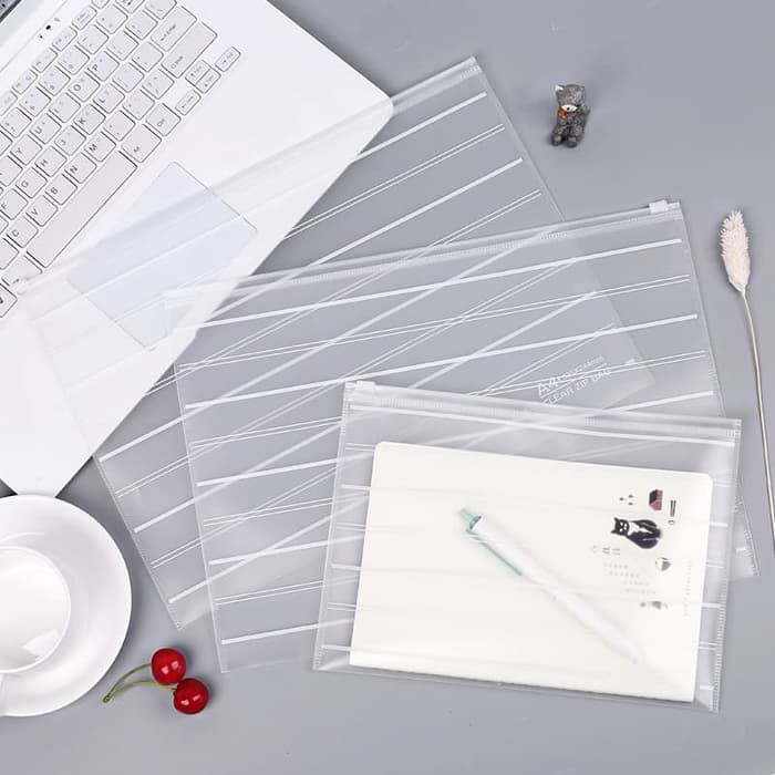 

Tempat Pensil / Zipper Bag Size A4 / A5 Bening