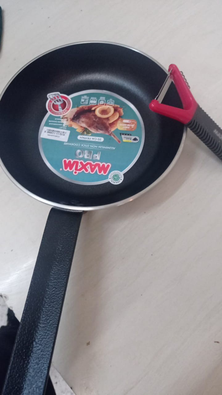Maxim Pro Series Wajan Teflon Anti Lengket 20cm Frypan