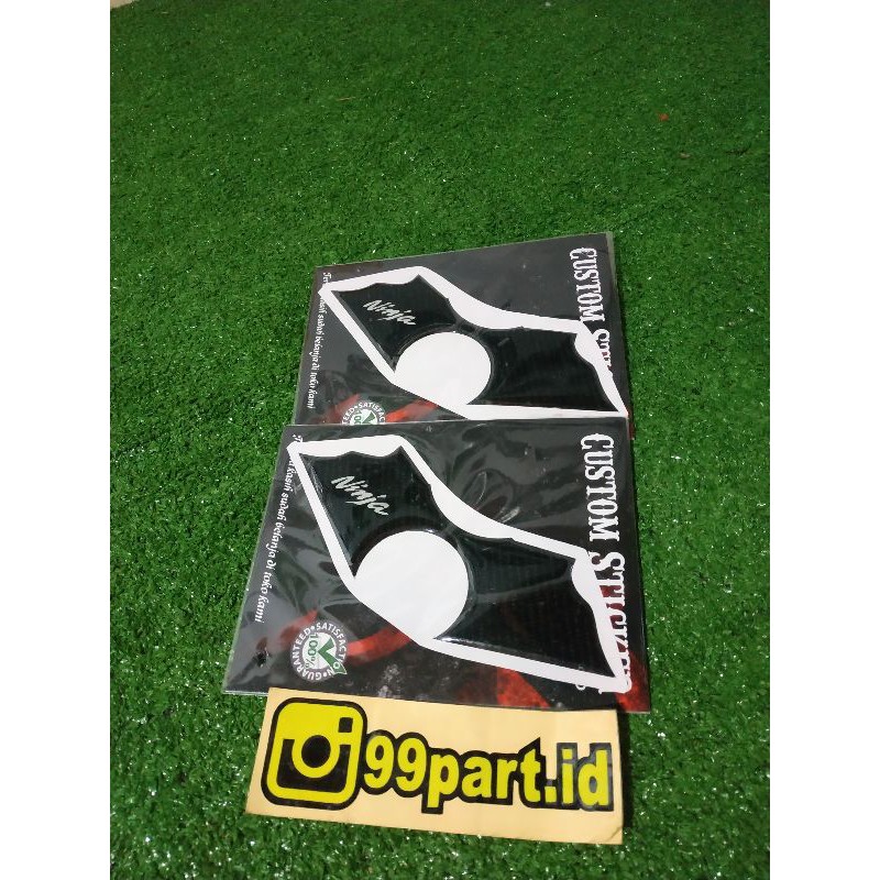 STIKER CARBON SEGITIGA ATAS NINJA R//VICTOR