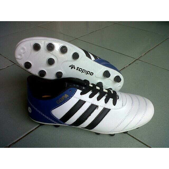 Ready  sepatu bola adidas copa mundial putih