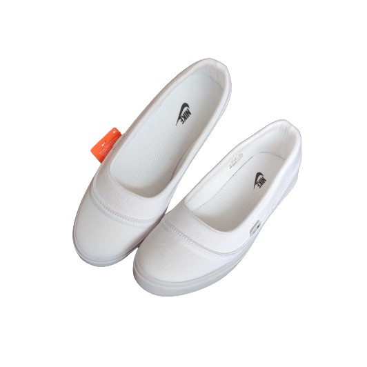 SEPATU WANITA SLIP ON  05 PUTIH POLOS.SEPATU SLIP ON TERBARU TERLARIS