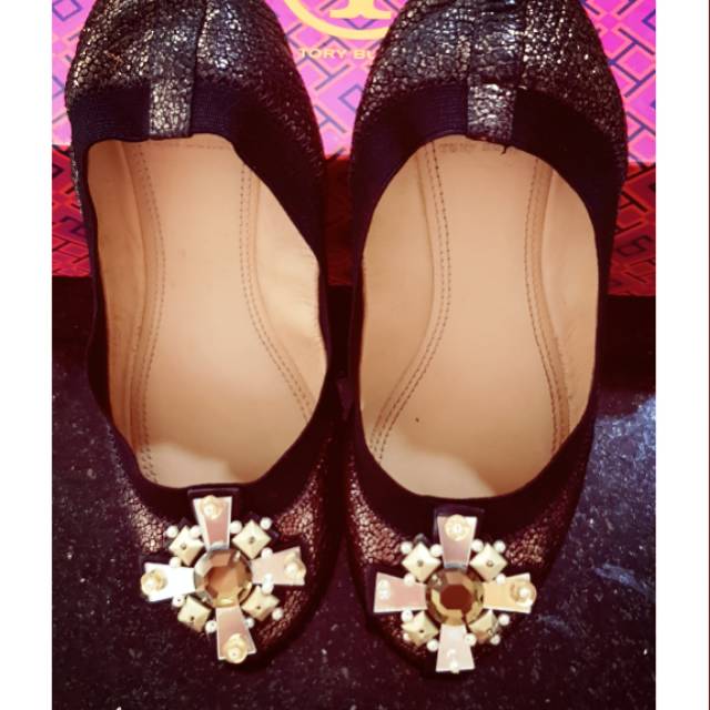 sepatu branded wanita