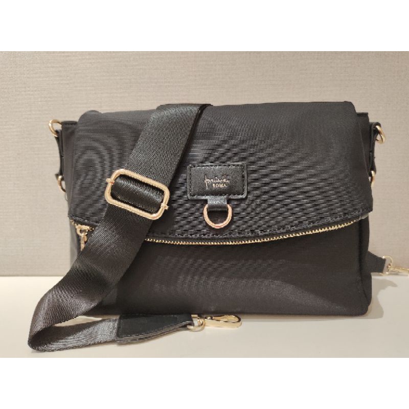 Bata Red Label  Tas selempang wanita bahan parasut original Bata