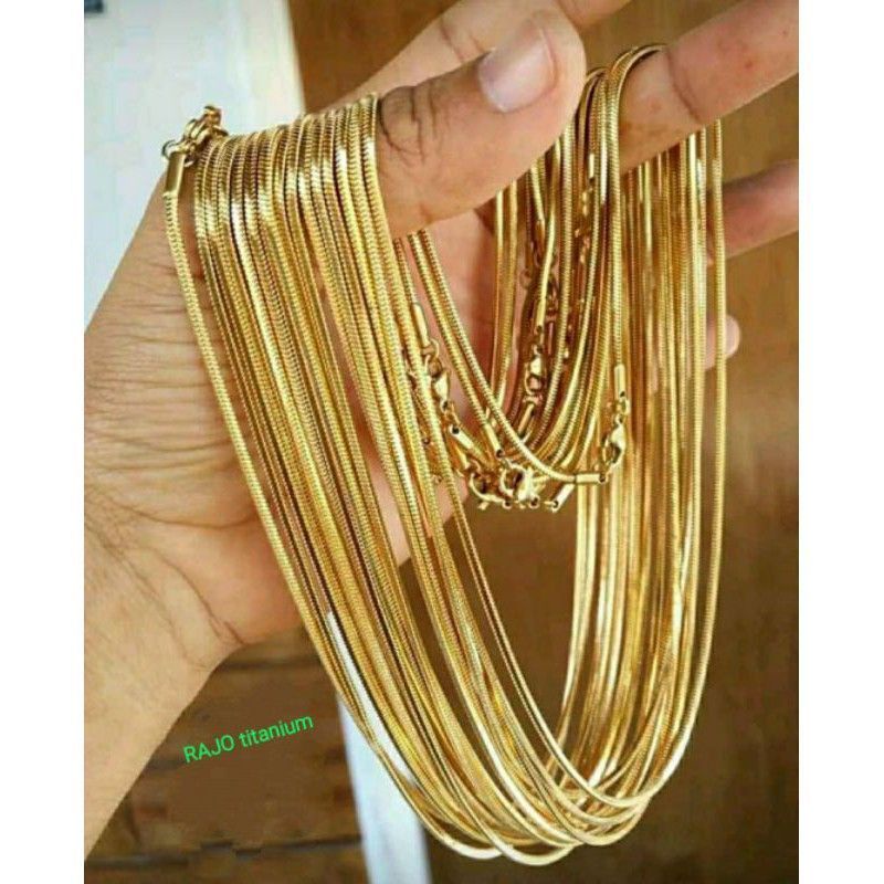 KALUNG TITANIUM EMAS MODEL BULAT BERKUALITAS IMPORT FASHION PRIA WANITA 06