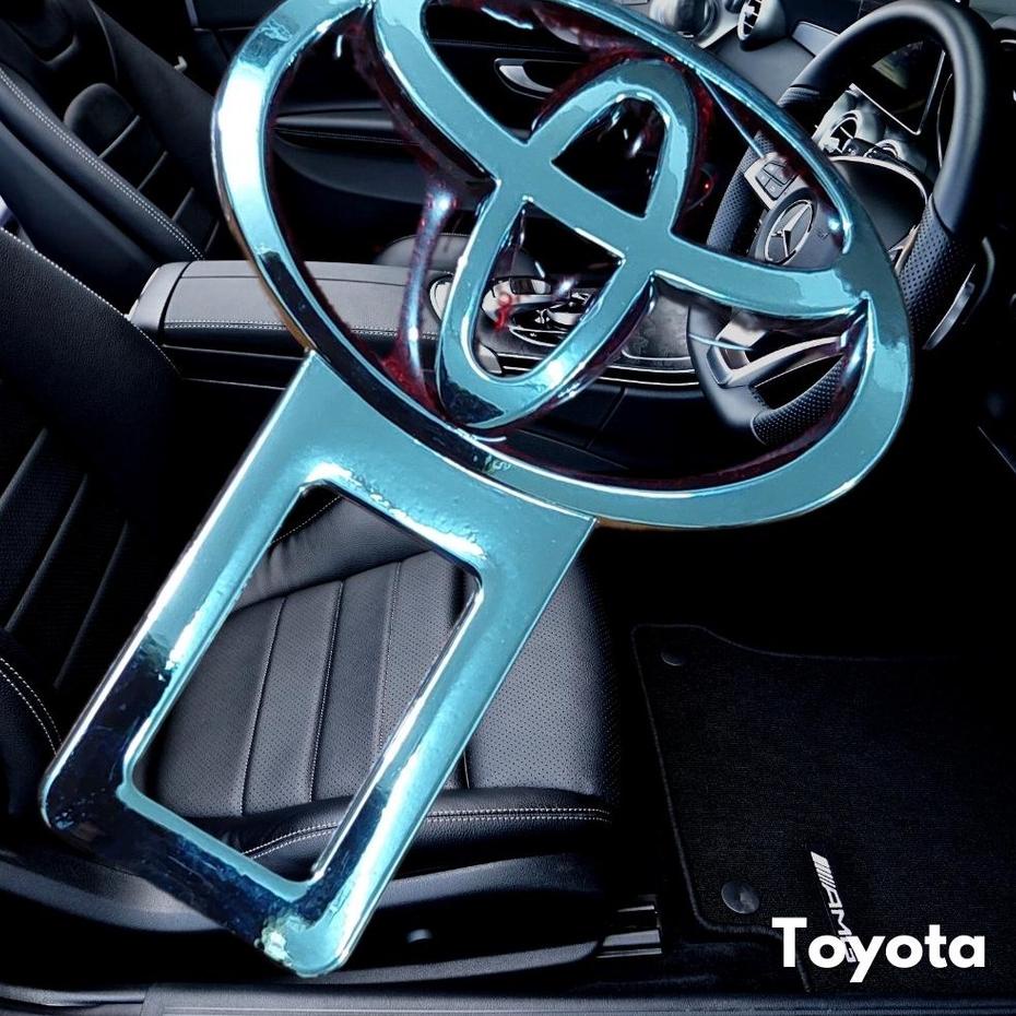 マ Colokan Seat Safety Belt Tusukan Seatbelt Sabuk Mobil Alarm Buzzer Buckle Stopper Stoper UNIVERSAL Logo Toyota Honda Mitsubishi