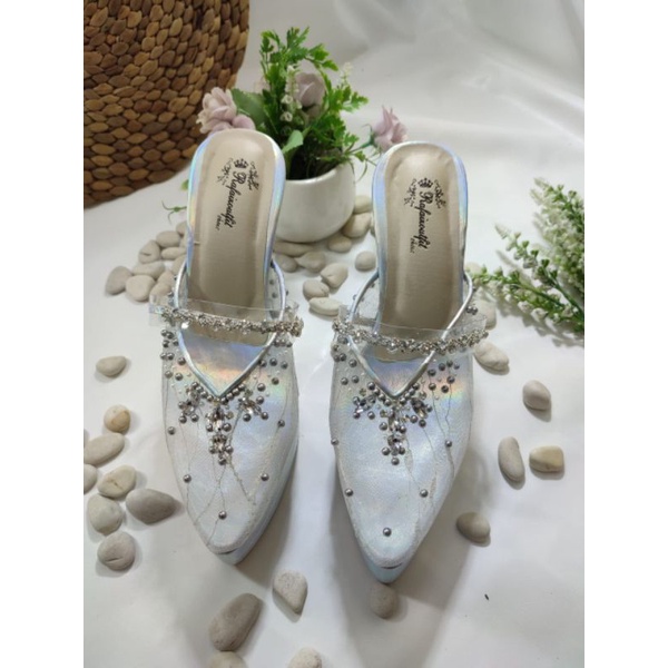 sepatu silver rafaizoutfit dengan asesoris ditengah tinggi 12cm tahu