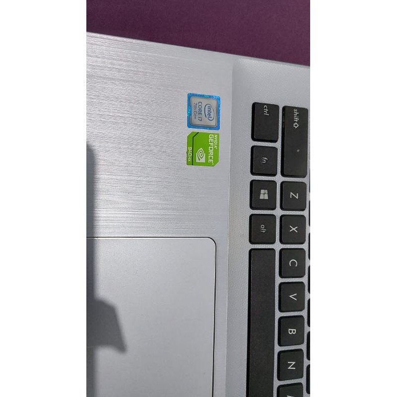 laptop Asus core I7 tyep A422UR