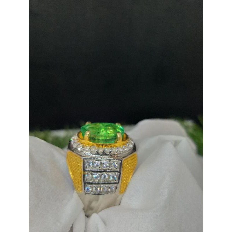 natural emerald beryl HQ sudah sertifikat/memo