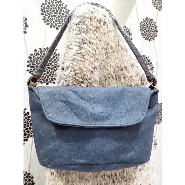 Tas preloved brand Isaac